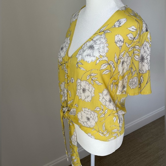 LUSH yellow floral print top - Size M - Picture 6 of 15